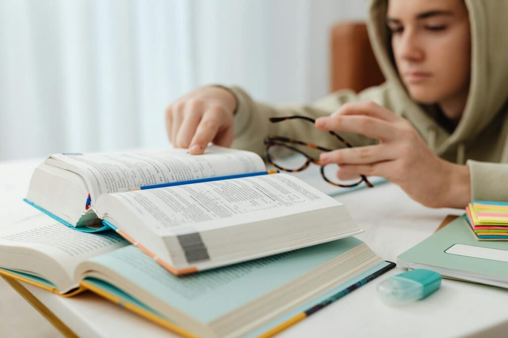 Domine a Arte do Autodidatismo: Guia Definitivo para Estudar Sozinho e Aprender Mais Rápido — como estudar sozinho e aprender