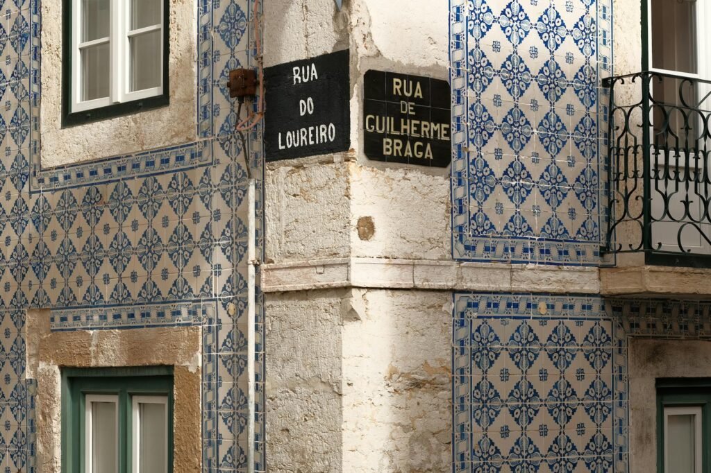 Portugal Barato: Seu Roteiro de Viagem Completo e Econômico — roteiro de viagem para portugal com baixo custo | Incondicionai